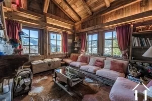 Chalet und angrenzendes Land - in der Nähe des Dorfzentrums Ref # C6068 