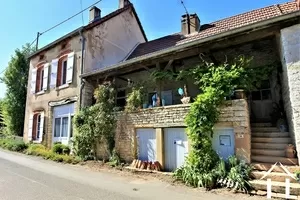 Authentisches Haus mit Garten in einem ruhigen Dorf Ref # JP5352S 