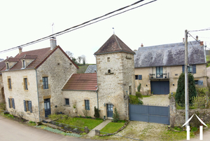 Zwei charaktervolle Häuser im Süden von Vézelay Ref # BH5513h 