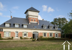 Familiäres Herrenhaus in Pontavert, mit 2 Hektar Ref # BH5405P 