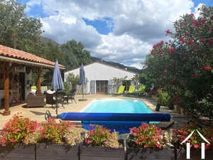 Einstöckige Villa mit Pool, Poolhaus und schönem Garten Ref # 09-6843 