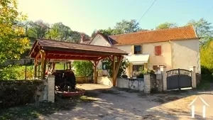 Authentisches Steinhaus an der Ostflanke des Morvan Ref # CH5575L 