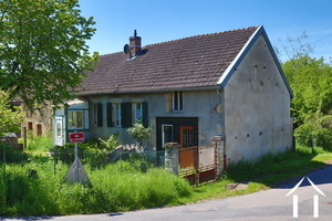 Kleines Bauernhaus am Rande eines malerischen Dorfes Ref # CvH5516M 