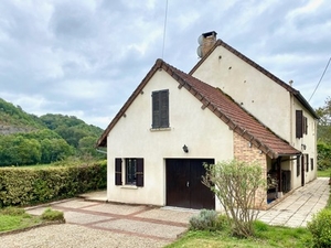 Charakterhaus mit 3 Schlafzimmern, 15 km von Autun entfernt. Ref # PM5544D 