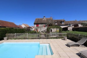 Haus mit Schwimmbad und eingezäuntem Garten Ref # CR5586BS 