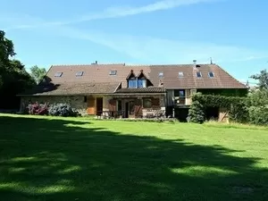 Wunderschönes Landhaus mit großem Garten, Schwimmbad und Scheune, Süd-Burgund. Ref # JDP5589S 