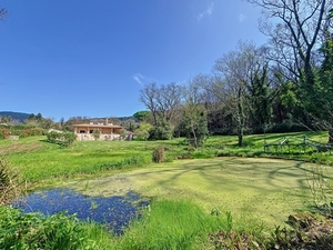 Villa mit beheiztem Pool, Aussicht und Parkgarten. Ref # 06-702414 
