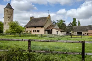 Alte befestigte Farm, 6,6 ha, Bresse Burgund Ref # BH5614B 
