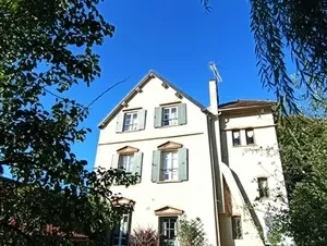 La Joncheraie  Eine seltene Art-Déco-Residenz im historischen Noyers-sur-Serein Ref # BH5622H 