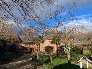 A character longere with gite, lovely gardens, pool and vie Ref # EL5089 