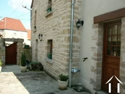 Fully Renovated Stone Cottage