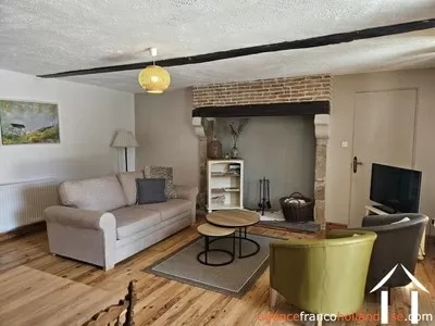 Haus zu verkaufen chalus, auvergne, Li1010 Bild - 3