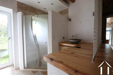 Badezimmer im Erdgeschoss