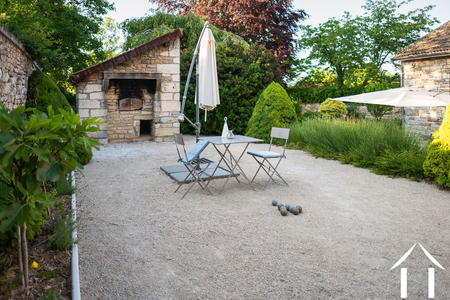 Terrasse et four à pain coté annexe
