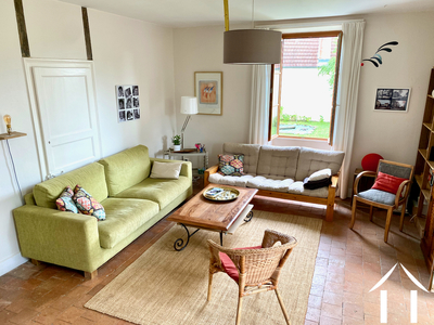 En entrant, le salon-séjour, vue 1