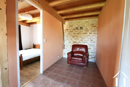 Appartement: salon et vue sur chambre 1