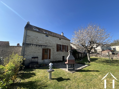 Charmantes Steinhaus in einwandfreiem Zustand mit wunderschönem Garten Ref # bh5582H 