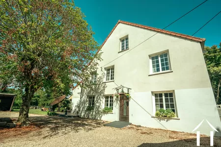 Grosses Familienhaus am Canal du Centre Ref # BH5621D 