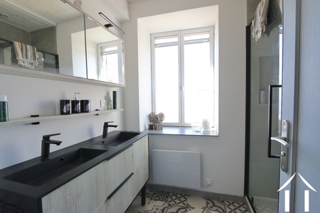 Badezimmer im 1. Stock