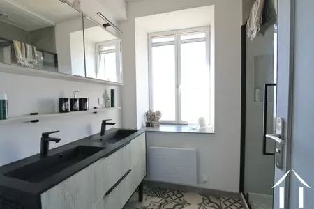 Badezimmer im 1. Stock