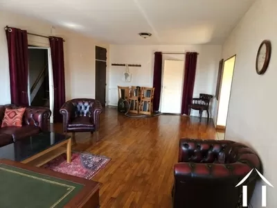 Esszimmer mit Chesterfield-Suite