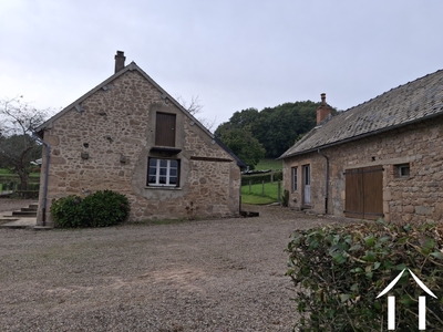 Seitenansicht Haus/Zugang zum Dachboden