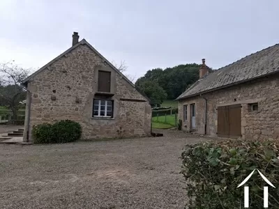 Seitenansicht Haus/Zugang zum Dachboden
