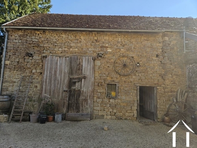 Scheune und Stallgebäude im Innenhof