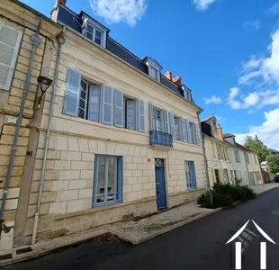 Charmantes Zuhause in der Nähe der Loire, das historische Eleganz mit großzügigen Wohnräumen in einer wahrhaft einzigartigen Umgebung verbindet Ref # LB5667N 