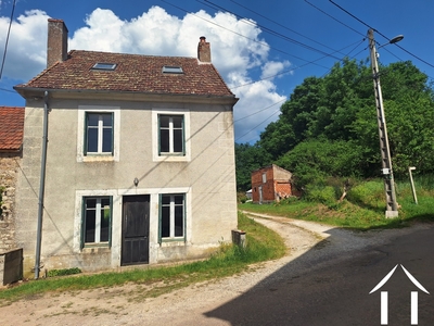 Dorfhaus zu renovieren, mit kleinen Gärten in der Nähe von Nolay Ref # JDP5680S 