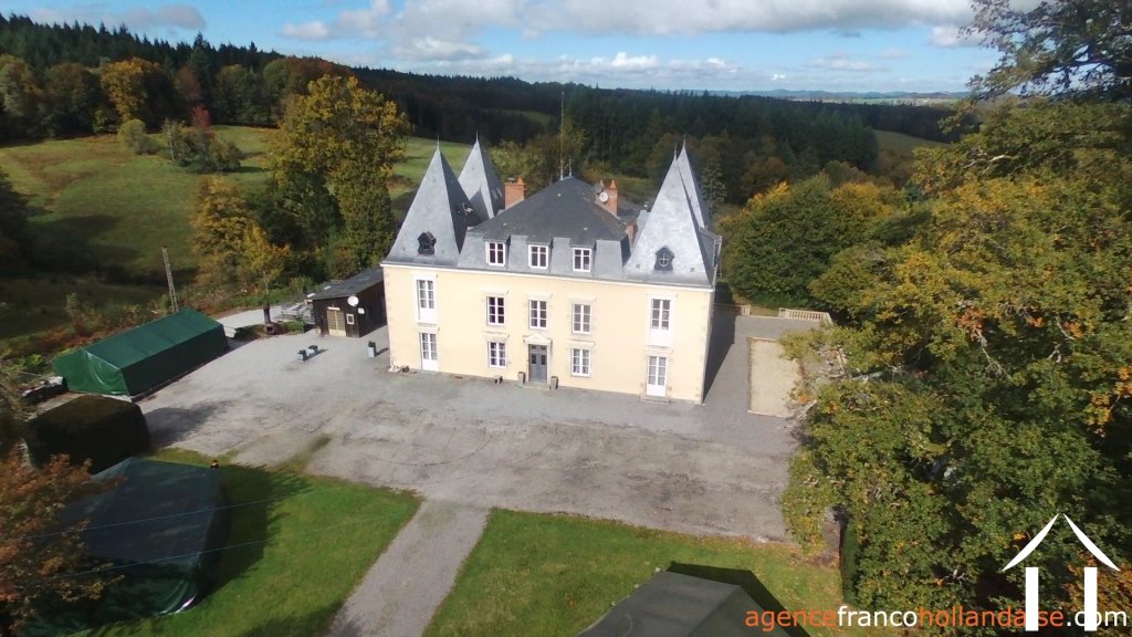 Renoviertes Château mit Geschäftsmöglichkeiten