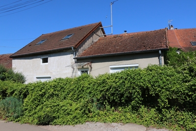 Kleines Haus am Fluss mit privatem Garten