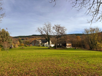 Ideale gelegene renovierte Farm im Naturpark Morvan