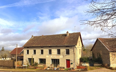 Renoviertes ehemaliges Dorfhotel mit vielen Möglichkeiten