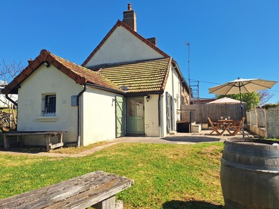 Reizendes 2-Zimmer-Haus mit Garten und Aussicht in der Nähe von Nolay