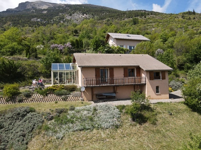 Bungalow mit traumhaftem Blick; Haut Alpes, Sommer- und Winteraktivitäten
