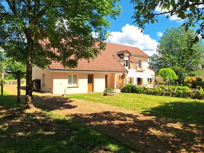 Modernes 5-Zimmer-Haus in einer einzigartigen natürlichen Umgebung